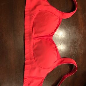 Lululemon Tata tamer 34DD